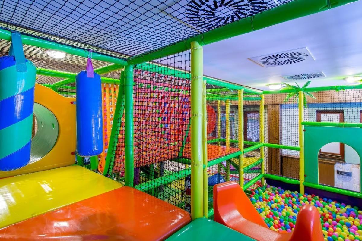 Aplend Wellness Hotel Borovica Štrbské Pleso エクステリア 写真