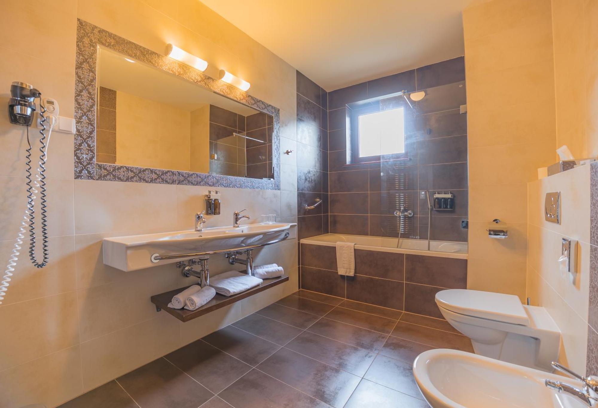 Aplend Wellness Hotel Borovica Štrbské Pleso エクステリア 写真