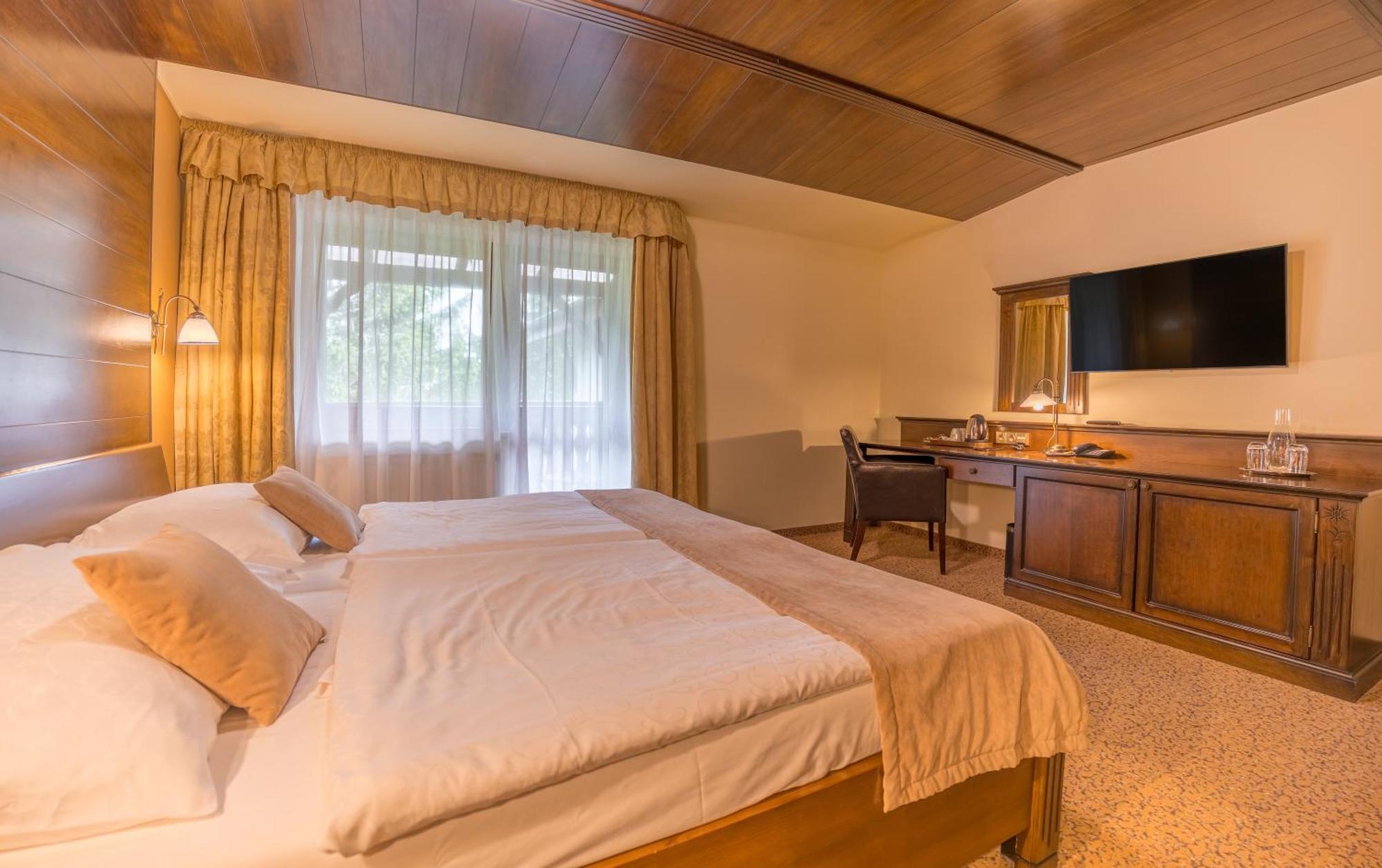 Aplend Wellness Hotel Borovica Štrbské Pleso エクステリア 写真