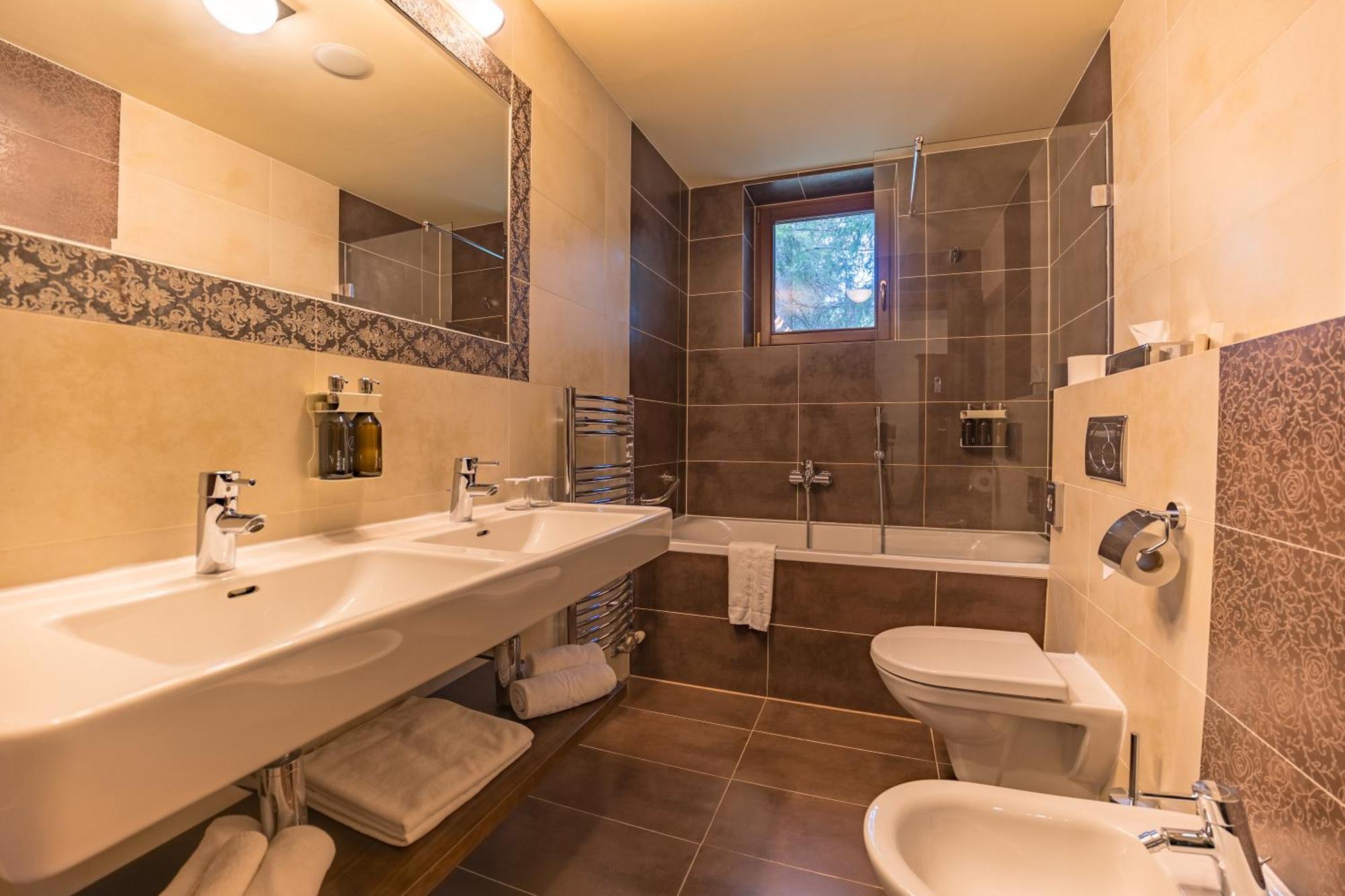 Aplend Wellness Hotel Borovica Štrbské Pleso エクステリア 写真